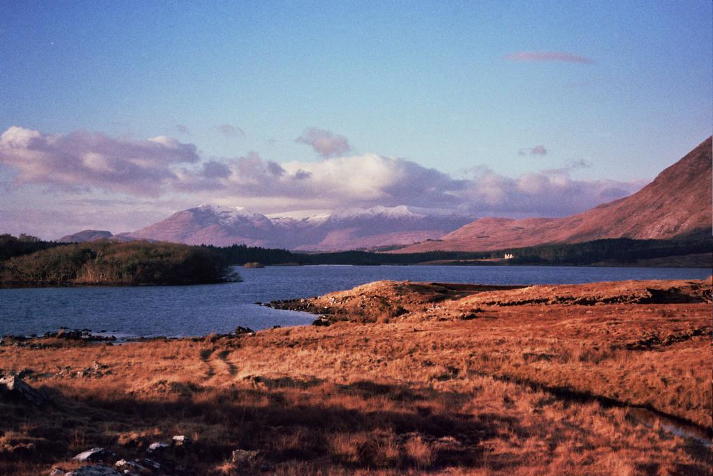 Lough Inagh Lodge Hotel Recess Екстер'єр фото